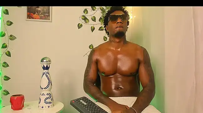 LOGAN DRAKE online show from March 7, 6:46 am