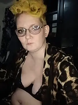 Mellyjellygoddess420 online show from May 28, 3:15 am