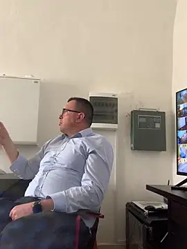 Snapshot of Mike8523 chatting on March 20, 7:13 am Mike8523 online show from March 20, 7:13 am