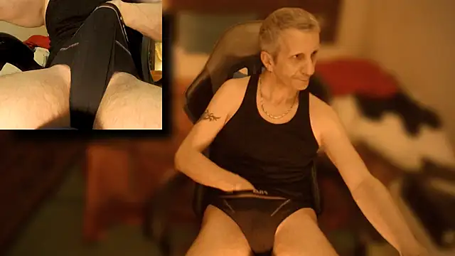 maxdaddy690 online show from February 25, 9:13 pm