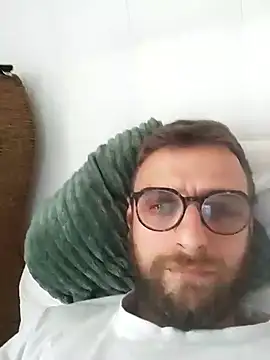 Snapshot of sebik122 chatting on October 4, 8:12 am sebik122 online show from October 4, 8:12 am