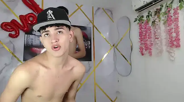 KING OFF BOYS online show from March 20, 5:46 am