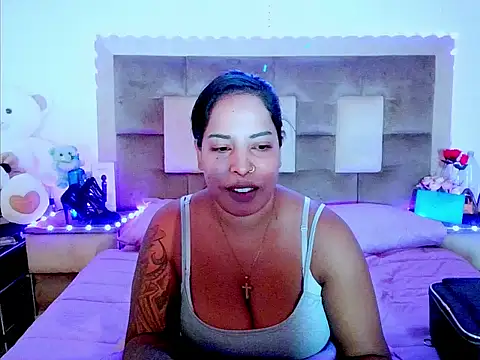 indiantopaz694u online show from April 23, 4:24 am