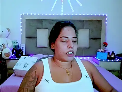 indiantopaz694u online show from May 6, 4:45 pm