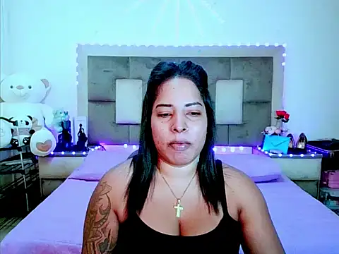 indiantopaz694u online show from May 27, 4:31 am