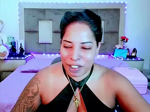 indiantopaz694u online show from May 29, 5:49 am