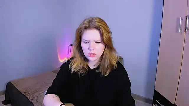 LaseyMoon online show from November 8, 1:39 am