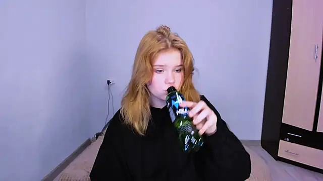 LaseyMoon online show from November 26, 1:39 am