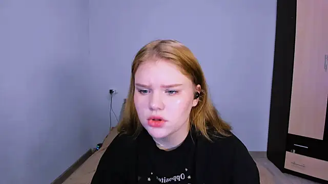 LaseyMoon online show from November 27, 1:51 am