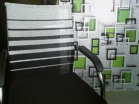 Snapshot of UrHoneyBae chatting on March 7, 4:11 pm UrHoneyBae online show from March 7, 4:11 pm