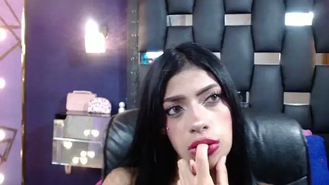 EMYCLARK01 online show from March 19, 3:21 am