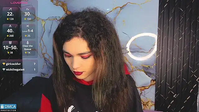 Snapshot of MaeveKuro chatting on January 19, 3:10 am MaeveKuro online show from January 19, 3:10 am