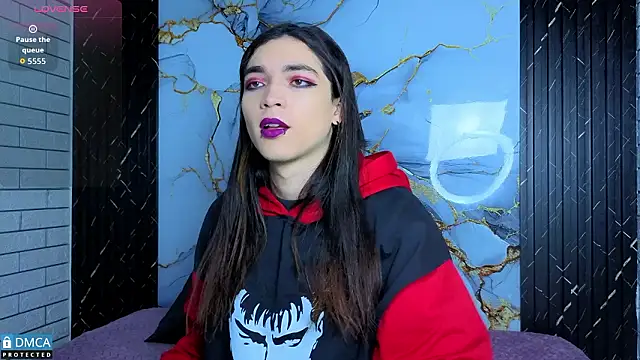 Snapshot of MaeveKuro chatting on February 4, 3:01 am MaeveKuro online show from February 4, 3:01 am