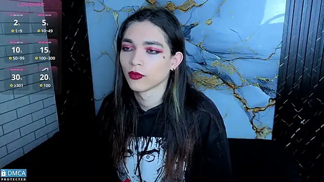 Snapshot of MaeveKuro chatting on February 9, 3:21 am MaeveKuro online show from February 9, 3:21 am