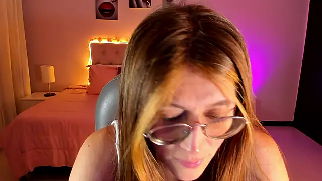 Snapshot of Emily_Warren_ chatting on March 19, 7:51 pm Emily Warren online show from March 19, 7:51 pm