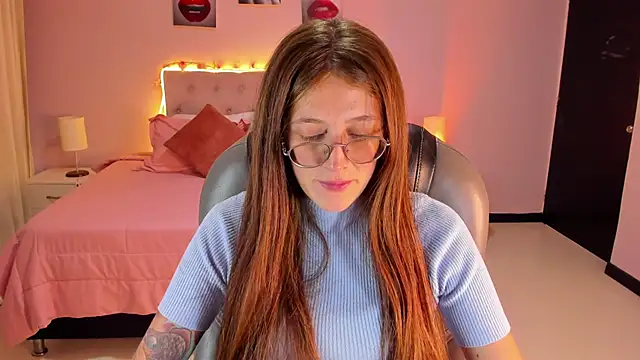 Snapshot of Emily_Warren_ chatting on March 27, 8:30 pm Emily Warren online show from March 27, 8:30 pm