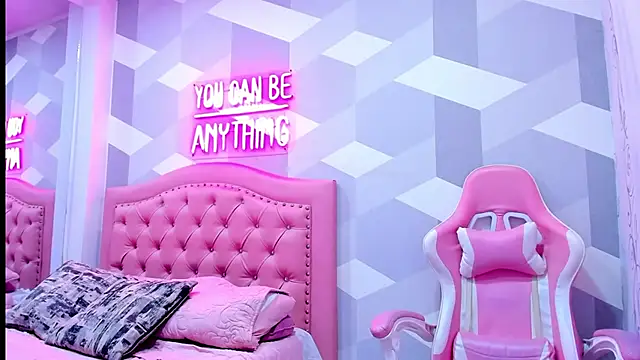 Gianna Watson online show from March 3, 4:14 pm