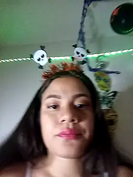 Snapshot of Valen_thompsom_002 chatting on October 22, 4:18 pm Valen thompsom 002 online show from October 22, 4:18 pm