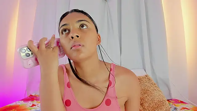 Snapshot of Melodymoore_ chatting on July 11, 1:19 am Melodymoore online show from July 11, 1:19 am