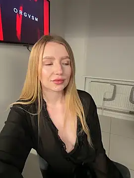 Snapshot of EvaBrooklyn chatting on February 27, 6:31 pm EvaBrooklyn online show from February 27, 6:31 pm