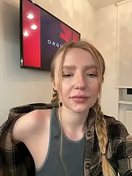 Snapshot of EvaBrooklyn chatting on March 3, 4:24 pm EvaBrooklyn online show from March 3, 4:24 pm