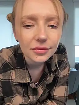 Snapshot of EvaBrooklyn chatting on March 4, 11:08 am EvaBrooklyn online show from March 4, 11:08 am