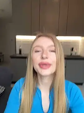 Snapshot of EvaBrooklyn chatting on March 5, 5:40 am EvaBrooklyn online show from March 5, 5:40 am