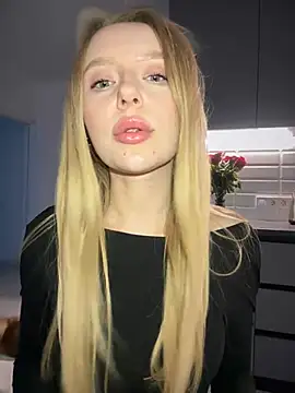 Snapshot of EvaBrooklyn chatting on March 13, 3:39 pm EvaBrooklyn online show from March 13, 3:39 pm