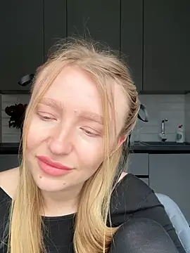 Snapshot of EvaBrooklyn chatting on March 15, 8:26 am EvaBrooklyn online show from March 15, 8:26 am