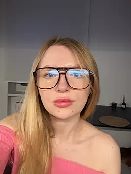 Snapshot of EvaBrooklyn chatting on March 15, 7:05 pm EvaBrooklyn online show from March 15, 7:05 pm