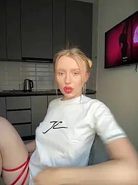 Snapshot of EvaBrooklyn chatting on March 22, 2:47 pm EvaBrooklyn online show from March 22, 2:47 pm