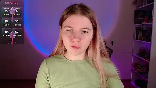 Strawberry juli online show from February 15, 7:51 am