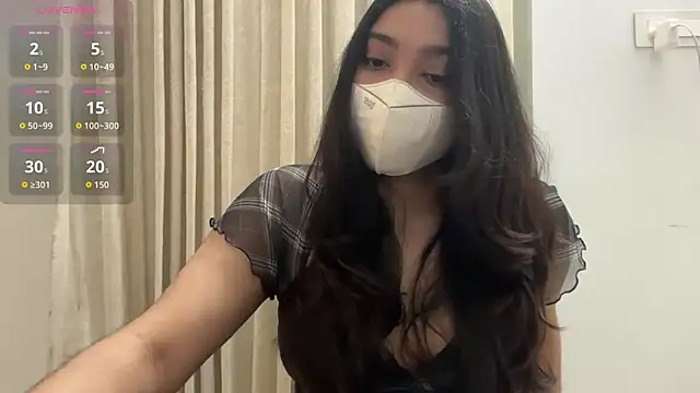 Snapshot of oviyakalra chatting on October 6, 2:20 am oviyakalra online show from October 6, 2:20 am