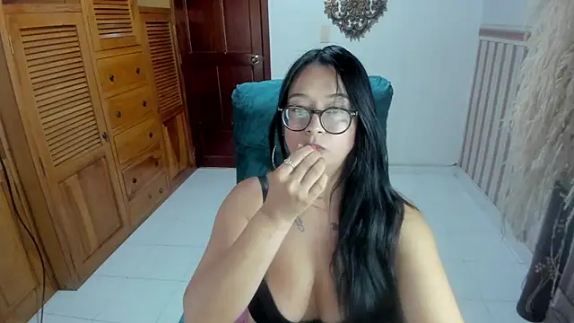 Snapshot of AnnaPerez_ chatting on January 17, 7:28 pm AnnaPerez online show from January 17, 7:28 pm