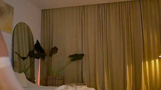 nadia bliss online show from September 13, 5:57 pm