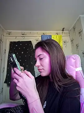 Snapshot of MrrKate chatting on March 9, 8:18 am MrrKate online show from March 9, 8:18 am