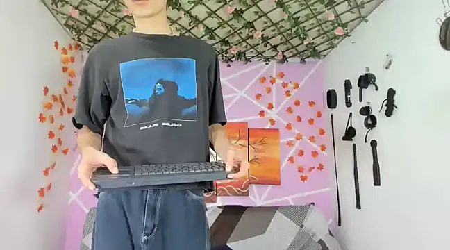 Snapshot of Maxxi_hot23 chatting on February 28, 1:15 am Maxxi hot23 online show from February 28, 1:15 am