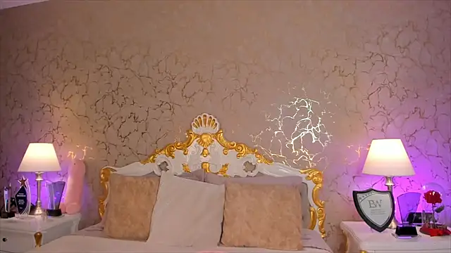 ScarlettWallace online show from October 15, 5:35 pm