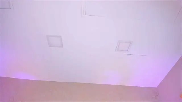 ScarlettWallace online show from December 15, 8:35 pm