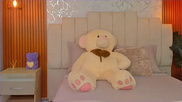 ScarlettWallace online show from January 9, 4:21 pm