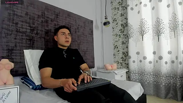 loverisu-coral online show from March 18, 8:56 pm