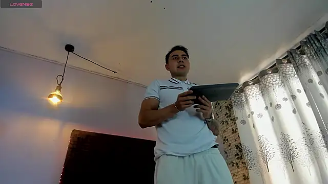 loverisu-coral online show from March 19, 7:51 pm