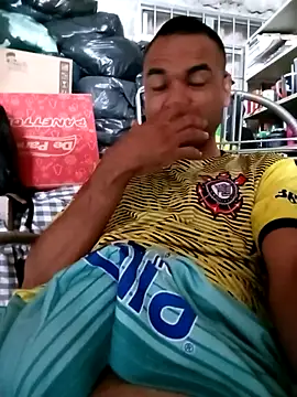 Snapshot of Poptrezegostoso chatting on February 1, 7:01 pm Poptrezegostoso online show from February 1, 7:01 pm