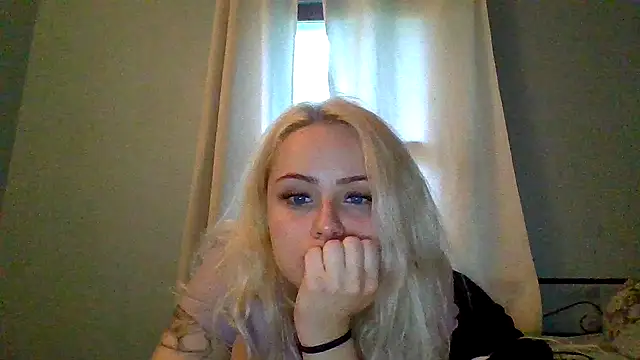 sluttypumpkin online show from June 9, 10:49 am