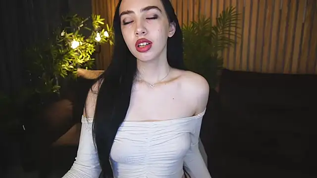 WildKittenX  online show from October 28, 6:50 am