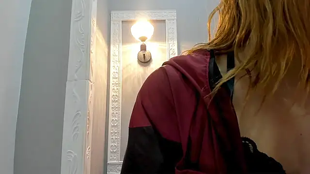 Bonniie 22 online show from February 6, 8:34 pm