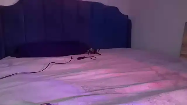 lovelyenigma365 online show from March 12, 5:57 am