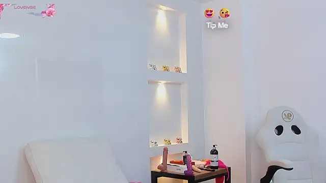 Snapshot of naomi_spark3 chatting on March 18, 1:21 am naomi spark3 online show from March 18, 1:21 am