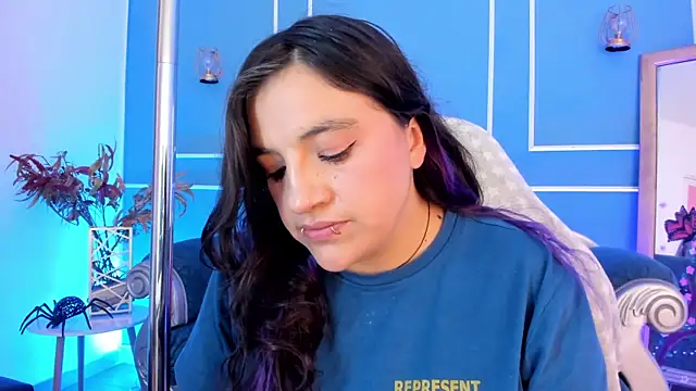 TaraTaylorr online show from April 3, 3:04 am