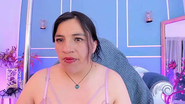 TaraTaylorr online show from June 14, 7:38 pm
